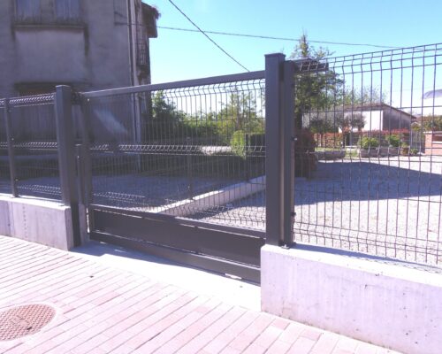 CANCELLO CON RETE2-min